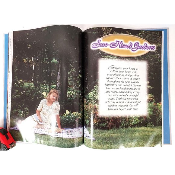 Crochet Private Collection ©1999 The Needlecraft Shop Donna Robertson Ed Pattern - Picture 11 of 12